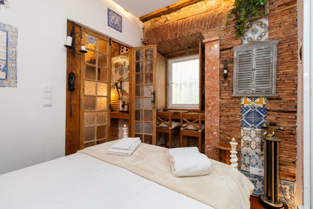 Romantic Medieval Apartment Lissabon Exterior foto